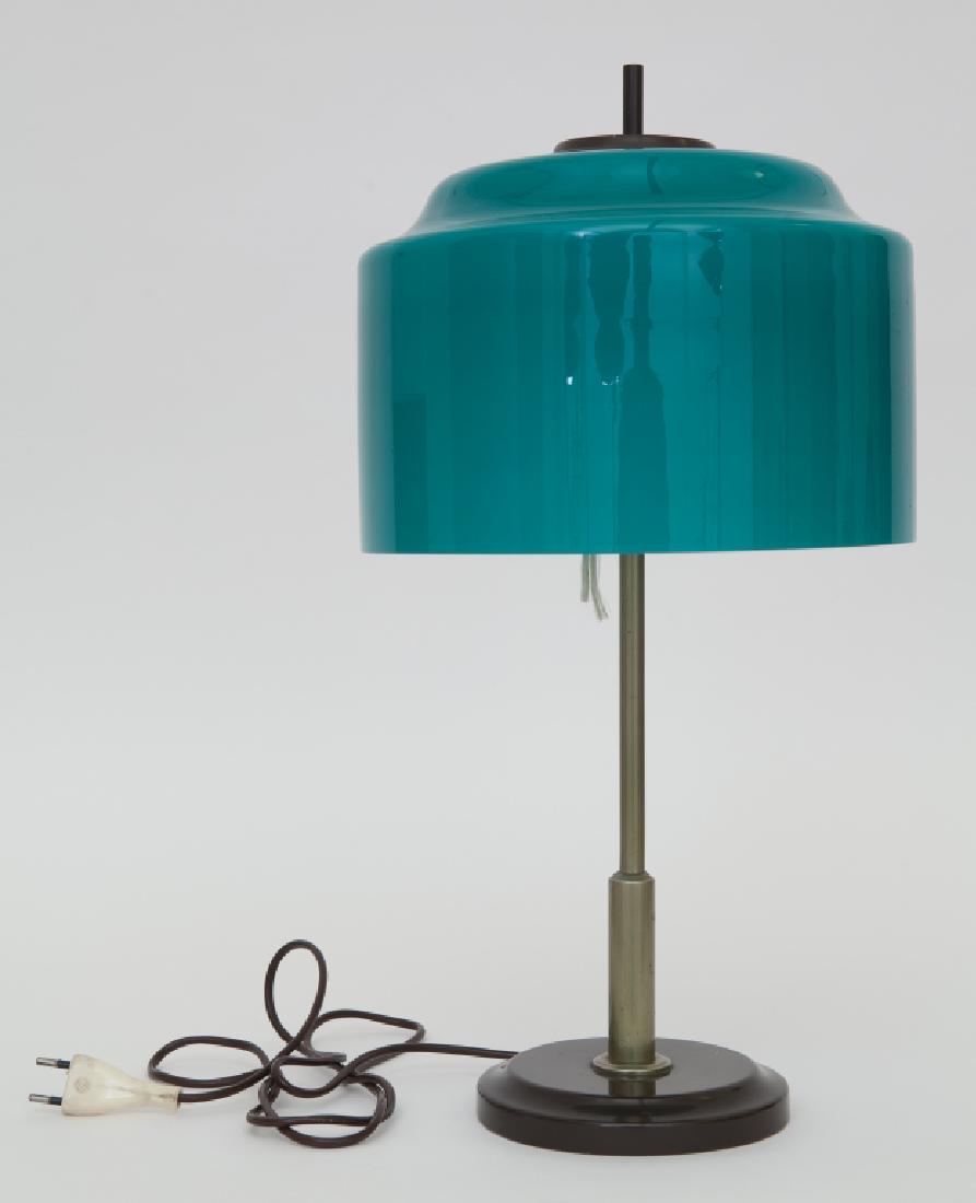 LUMI              Una lampada da tavolo, circa (1 of 1)