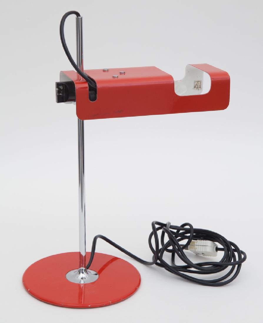 JOE COLOMBO  Una lampada da tavolo ' 291 (1 of 1)