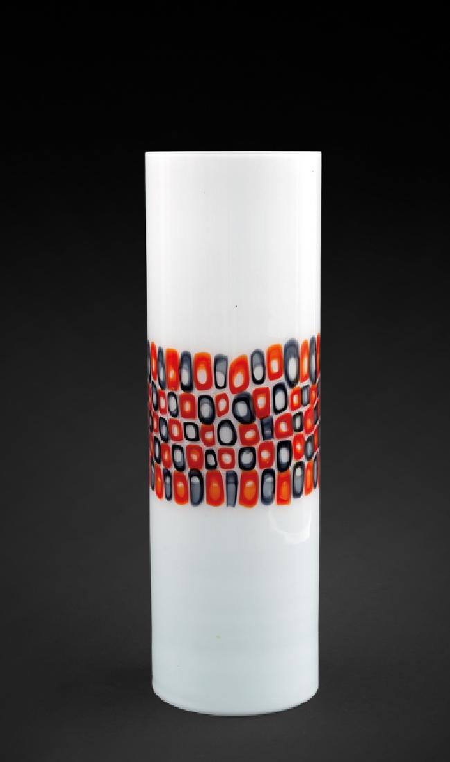 PETER PELZEL, VISTOSI Un vaso in vetro lattimo (1 of 1)