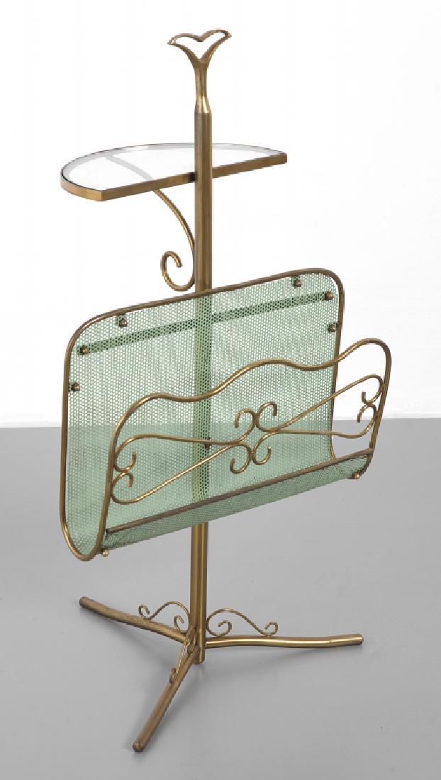 UN TAVOLINO-PORTA RIVISTE, anni '50.  Ottone, (1 of 1)