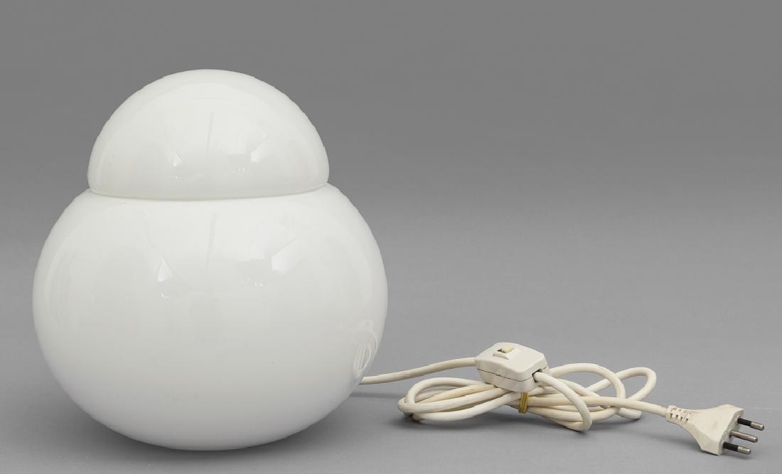 SERGIO ASTI Una lampada da tavolo 'Daruma c4' (1 of 1)