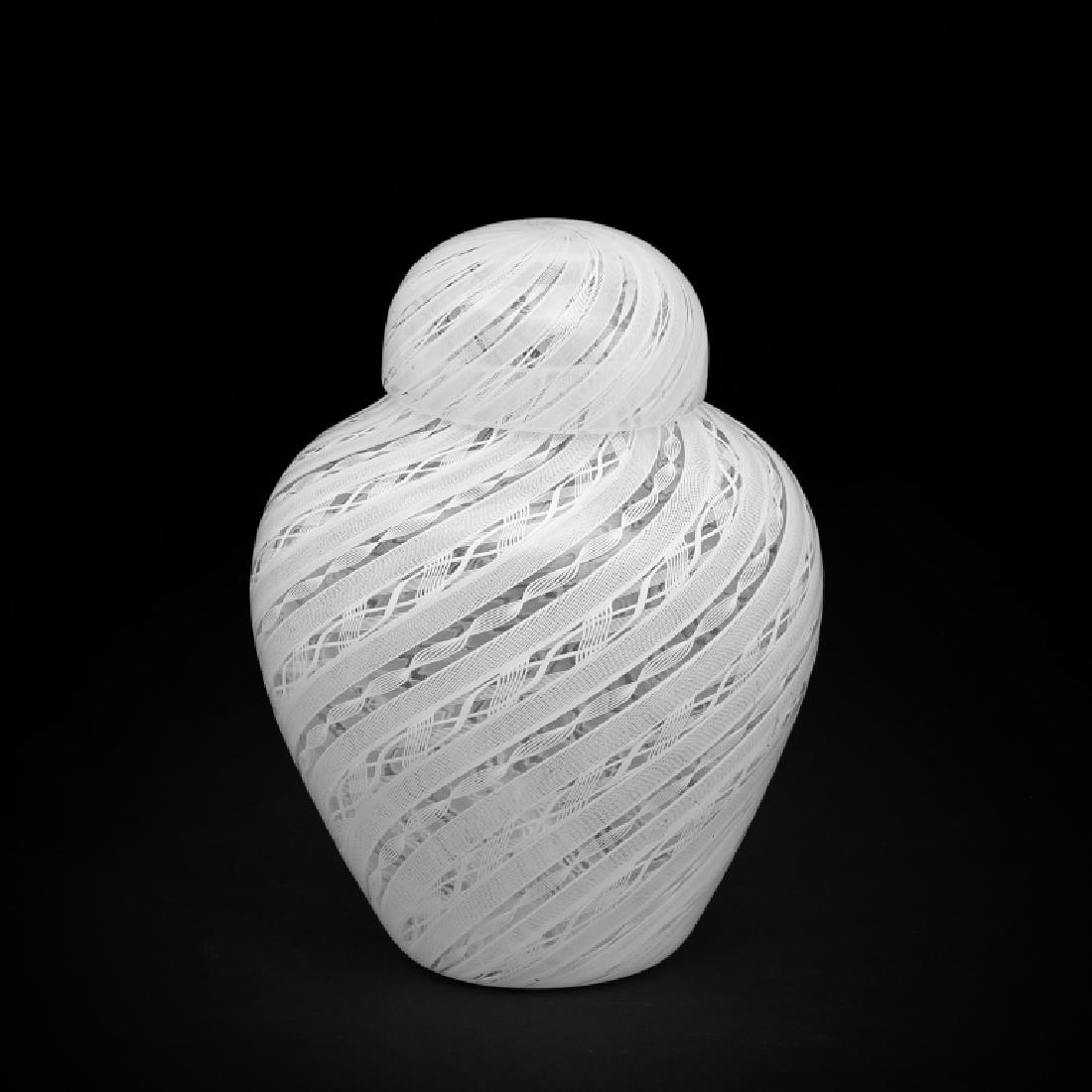 CARLO SCARPA, VENINI Un vaso 'Cinese' in vetro: CARLO SCARPA, VENINI Un vaso 'Cinese' in vetro zanfirico lattimo, modello 3582, circa 1950. Altezza cm 17. Letteratura (per il modello): tavola 28 del catalogo blu Venini in Franco Deboni, I vetri Van