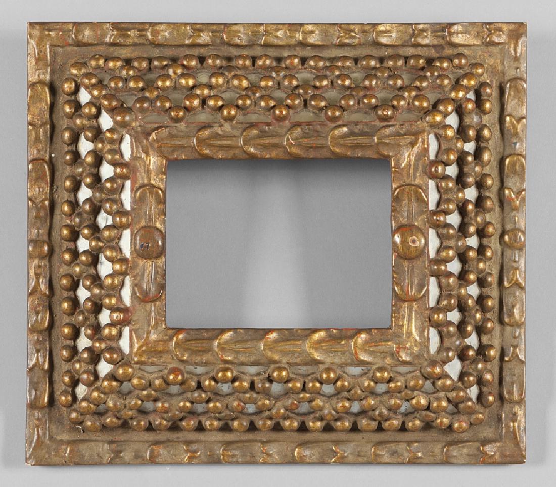 Cornice in legno intagliato con palline dorate e (1 of 1)