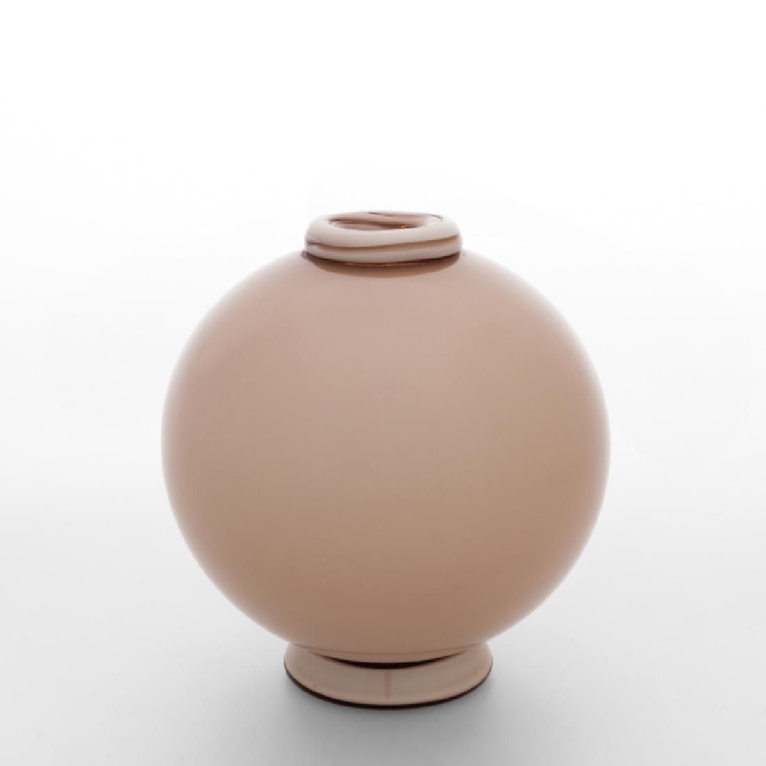 SCARPA VENINI Un vaso in vetro incamiciato, (1 of 1)