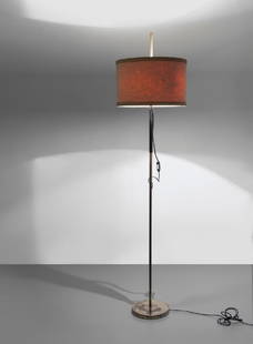 ANGELO OSTUNI, RENATO FORTI  Una lampada da: ANGELO OSTUNI, RENATO FORTI Una lampada da terra '380' per O-LUCE, primi anni '60. Ottone nichelato, ottone verniciato, paralume ad altezza variabile di tela plastificata. Altezza massima cm 180, alte