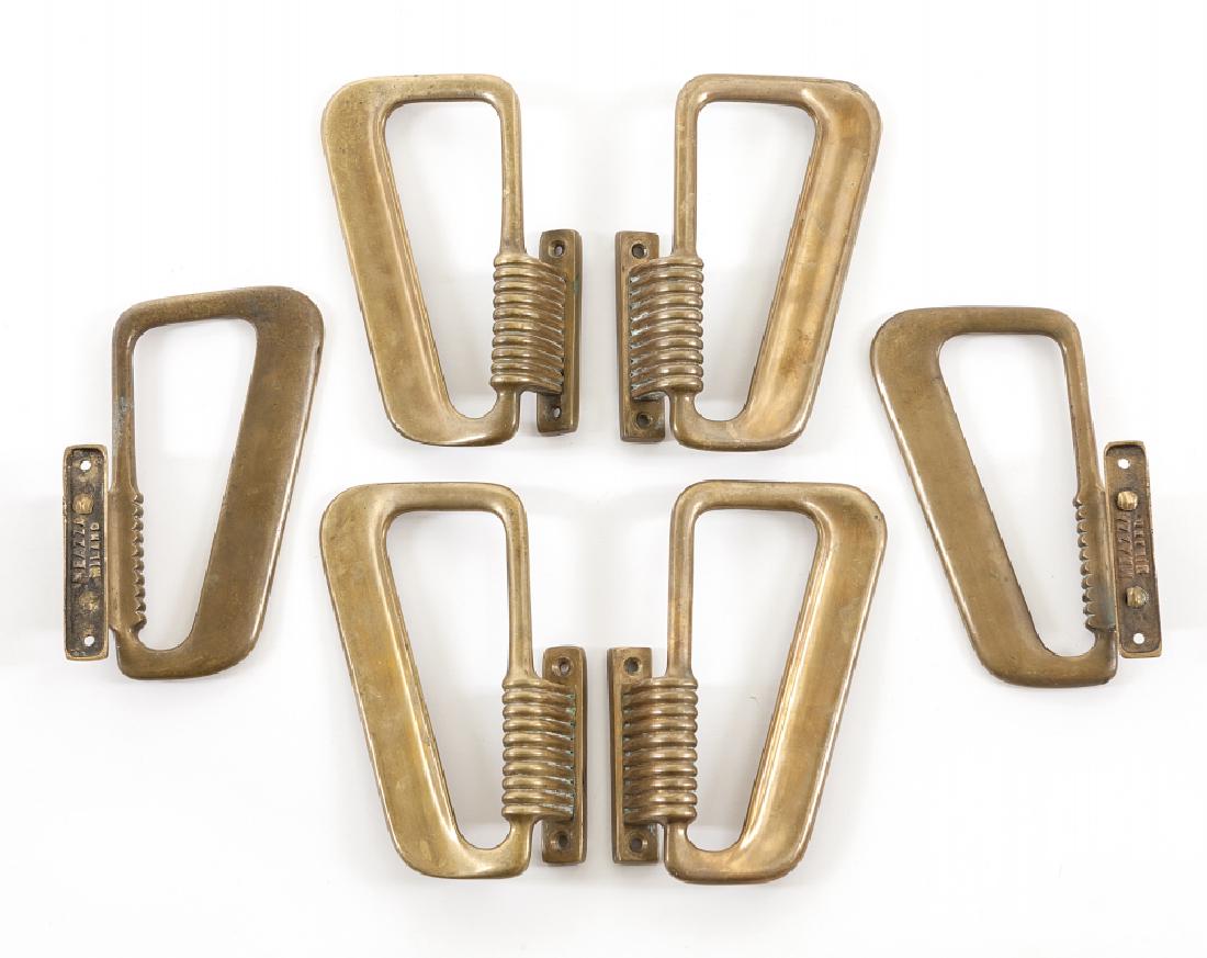 SEI MANIGLIE, anni '60.  Ottone.  Altezza (1 of 1)