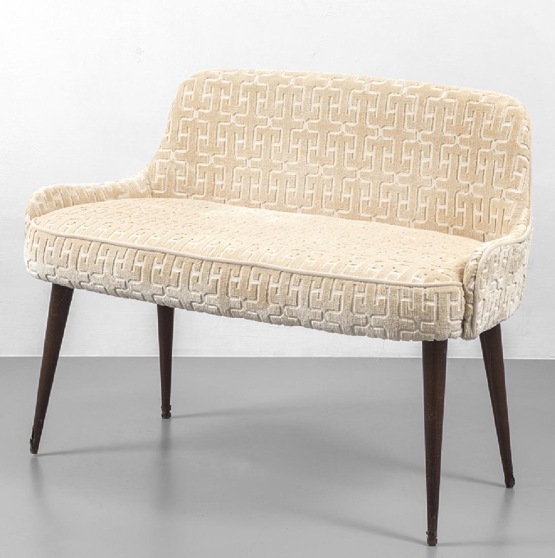 UNA PANCHETTA, anni '50.  Struttura e gambe in (1 of 1)