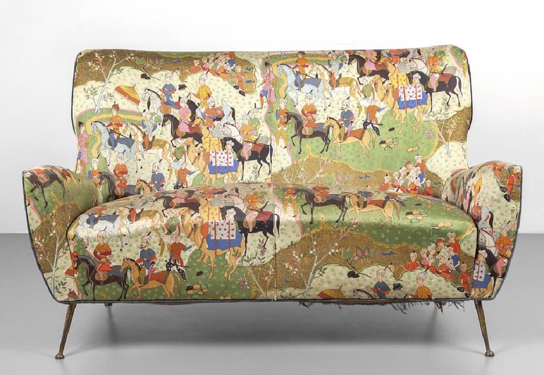 UN DIVANO, anni '50.  Struttura in legno, (1 of 2)