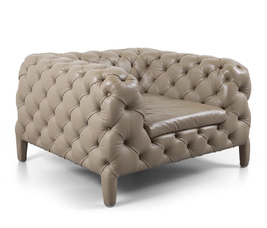 MANZONI E TAPINASSI Una poltrona per ARKETIPO, (1 of 2)