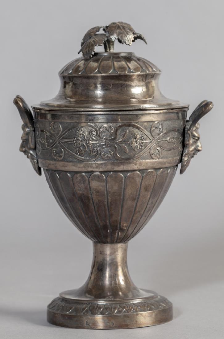 Grande zuccheriera direttorio in argento (1 of 3)