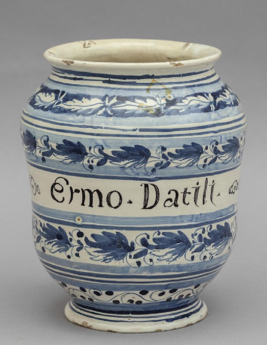 Grande albarello in ceramica bianca e blu, (1 of 1)