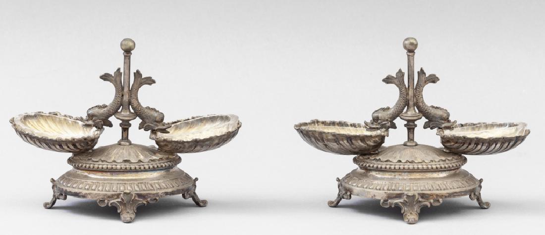 Coppia di salierine in argento, presa a forma di (1 of 1)