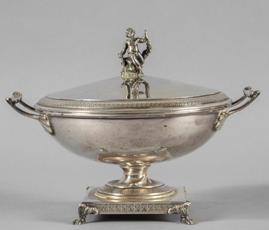 Confettiera in argento, presa con (1 of 1)