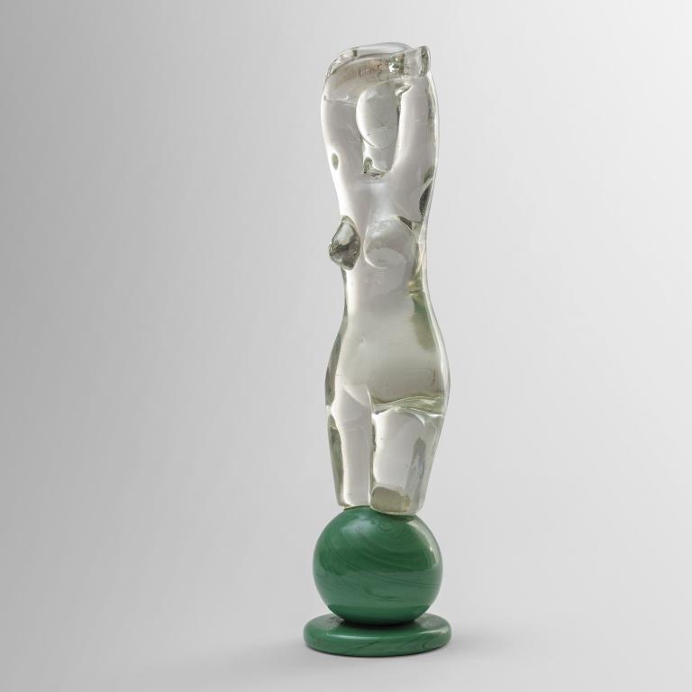 NAPOLEONE MARTINUZZI,ZECCHIN,: NAPOLEONE MARTINUZZI,ZECCHIN, MARTINUZZI Figura di nudo in cristallo su base in pasta vitrea verde, circa 1932. Altezza cm 38. Reincollatura alla base. Letteratura: Franco Deboni, Murano '900 Vetri e