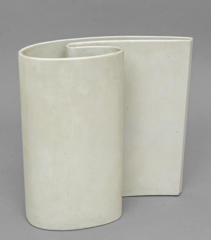 AMBROGIO POZZI Un vaso per CERAMICA FRANCO: AMBROGIO POZZI Un vaso per CERAMICA FRANCO POZZI, anni '60. Ceramica formata a stampo e smaltata. Marchio della manifattura. Altezza cm 28.