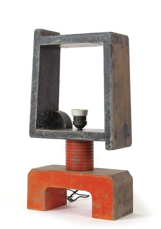 UNA LAMPADA DA TAVOLO, anni '30.  Legno (1 of 1)