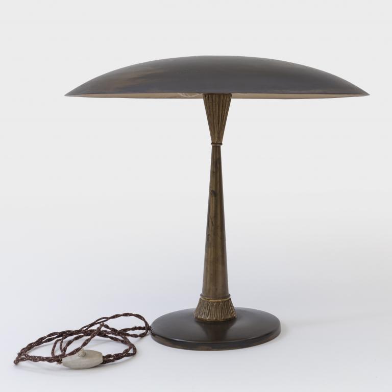 UNA LAMPADA DA TAVOLO, anni '50.  Ottone (1 of 1)