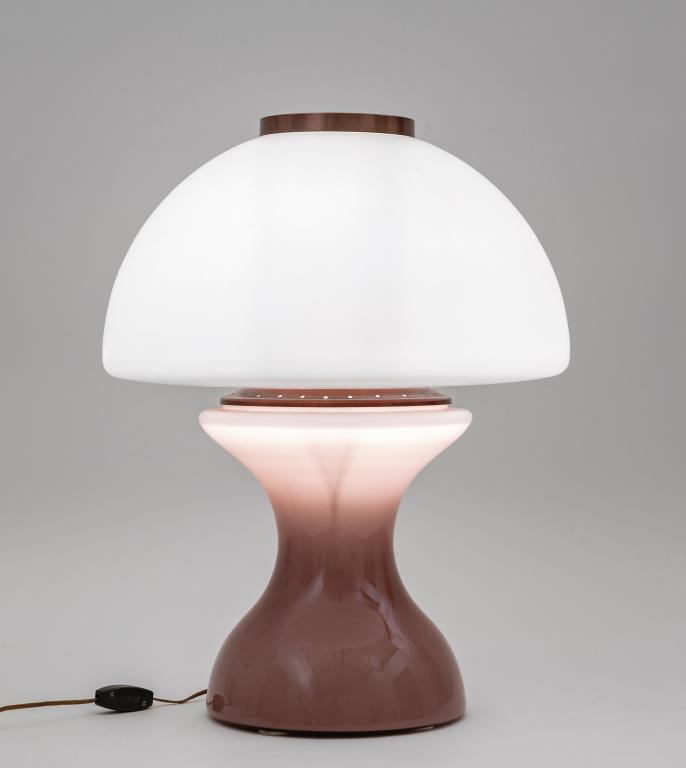 UNA LAMPADA da tavolo, anni '60.  Vetro (1 of 1)