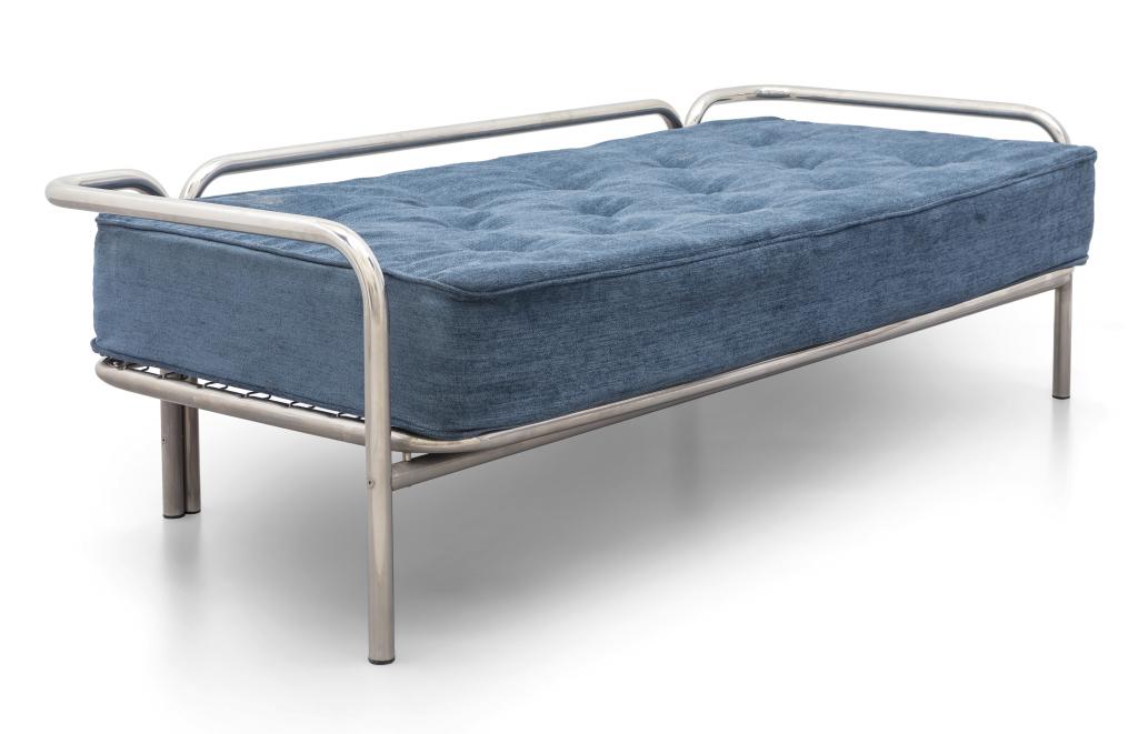 GAE AULENTI  Un divano della serie "locus (1 of 1)