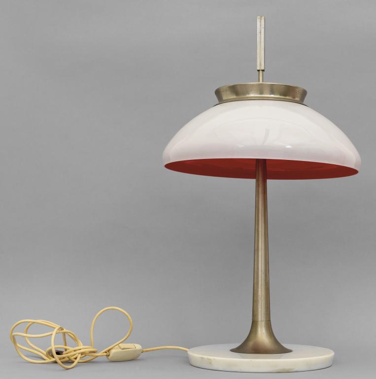 UNA LAMPADA DA TAVOLO, circa 1970.  Marmo, (1 of 1)