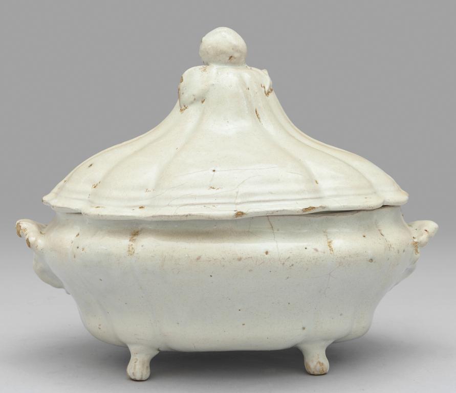 Zuppiera Luigi XV in terraglia, Bassano (1 of 1)