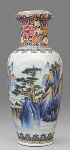 Grande vaso in porcellana decorato a paesaggi con: Grande vaso in porcellana decorato a paesaggi con figure, Cina sec.XX h.cm.93