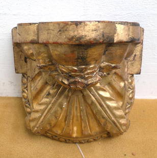Mensolina in legno intagliato e dorato, sec.XVIII: Mensolina in legno intagliato e dorato, sec.XVIII