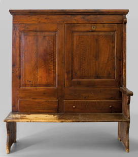 Panca rustica in noce e legno dolce, parte: Panca rustica in noce e legno dolce, parte superiore a due sportelli e due cassetti cm. 140x51xh.160