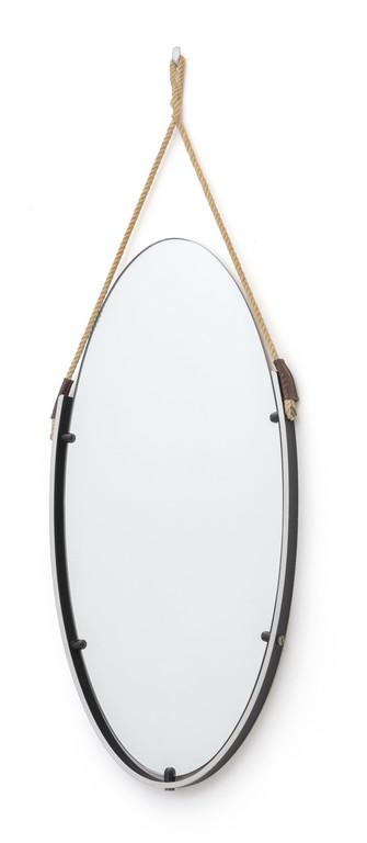 UNO SPECCHIO DA PARETE, anni '60. Acciaio: UNO SPECCHIO DA PARETE, anni '60. Acciaio verniciato, cristallo argentato, sospensione a corda. Cm 79 x 39.