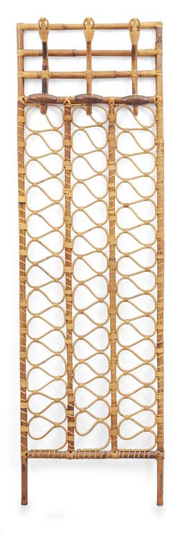 UN APPENDIABITI DA PARETE, anni '60.  Malacca, (1 of 2)