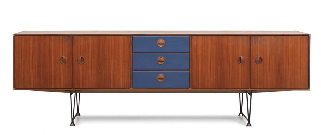 FRISHTO (Editore) Una credenza, anni '60. (1 of 2)