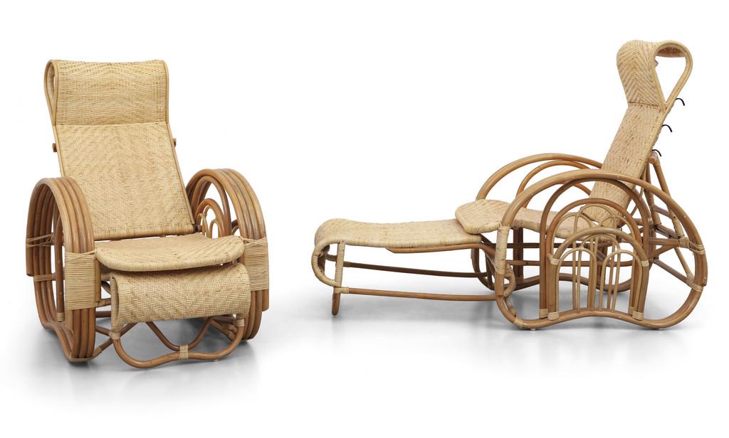 DUE CHAISES-LONGUES, anni '60. Malacca, canna: DUE CHAISES-LONGUES, anni '60. Malacca, canna d'India, schienale reclinabile, poggiapiedi estraibile. Altezza cm 100, lunghezza incluso il poggiapiedi cm 150, larghezza 75.