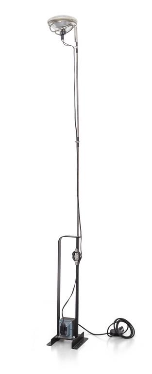 ACHILLE E PIERGIACOMO CASTIGLIONI  Una lampada (1 of 1)