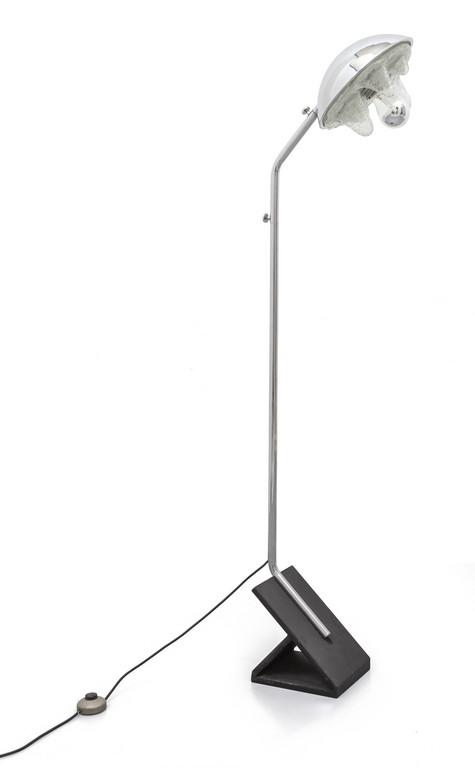 UNA LAMPADA DA TERRA, anni '70.  Ghisa (1 of 2)