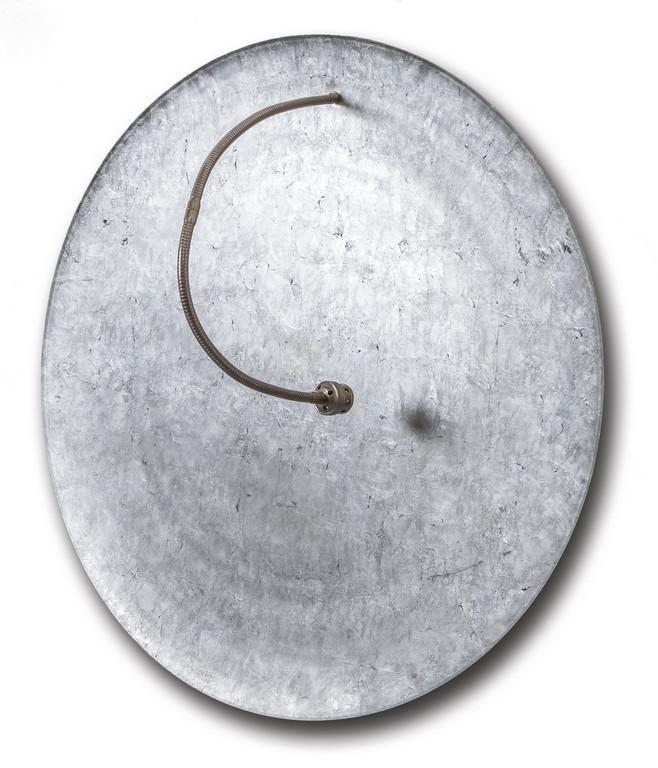 ENZO CATELLANI Una lampada da parete o da: ENZO CATELLANI Una lampada da parete o da soffitto 'Luna piena' per CATELLANI & SMITH, primi anni 2000. Disco di alluminio rivestito in foglia di argento, diffusore su flessibile. Diametro cm 120.