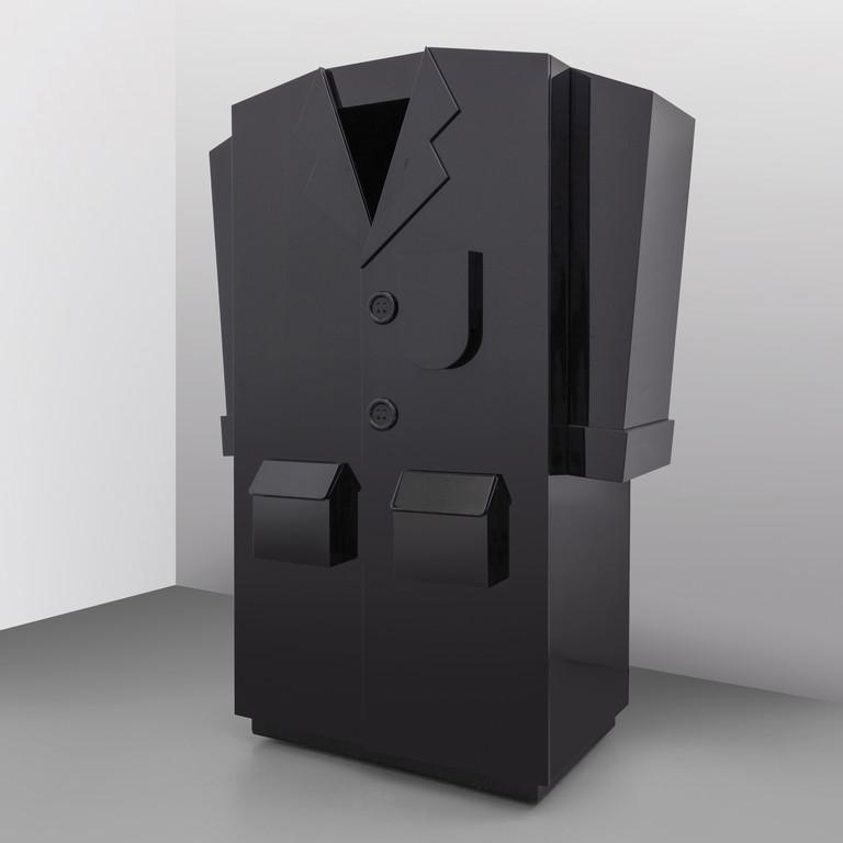 MARINA WIESENDANGER Un mobile-bar, esecuzione (1 of 4)