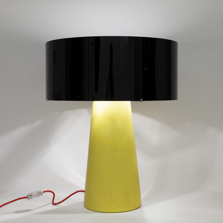 ETTORE SOTTSASS Una lampada da tavolo (1 of 2)