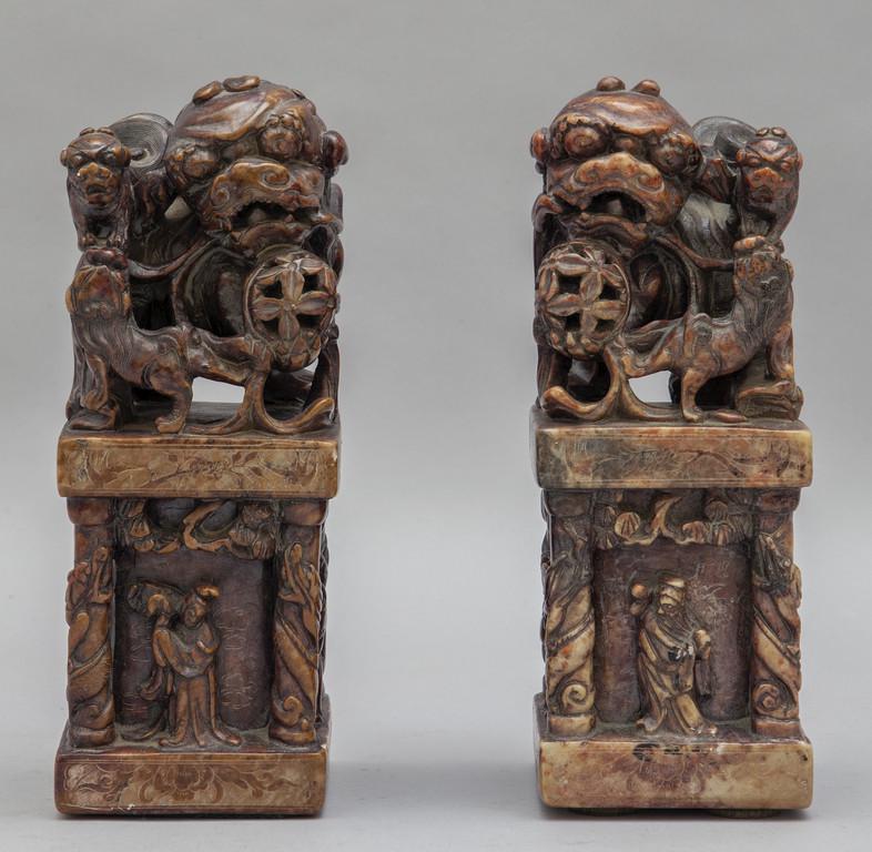 Coppia di grandi sigilli in pietra tenera (1 of 2)