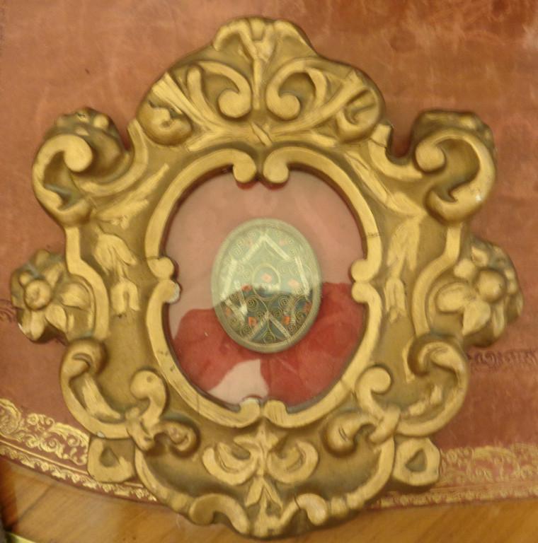 Cornice in legno intagliato e dorato con (1 of 1)