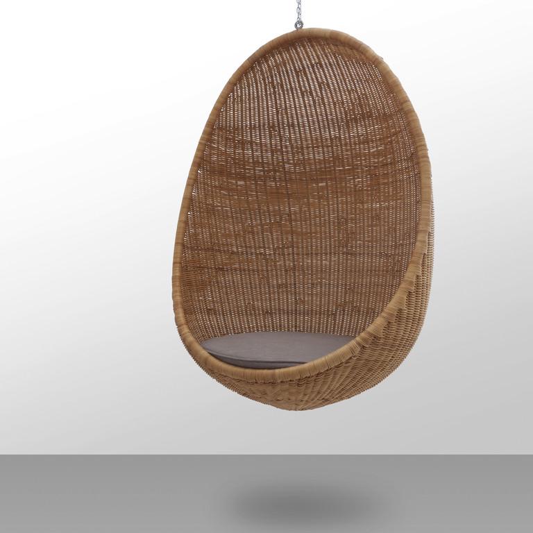 NANNA DITZEL Un sedile sospeso 'BP 13' per R.: NANNA DITZEL Un sedile sospeso 'BP 13' per R. WENGLER, Copenhagen, 1957, prodotta su licenza da PIERANTONIO BONACINA, primi anni '60. Midollino intrecciato. Altezza cm 120, larghezza 85, profonditÃ