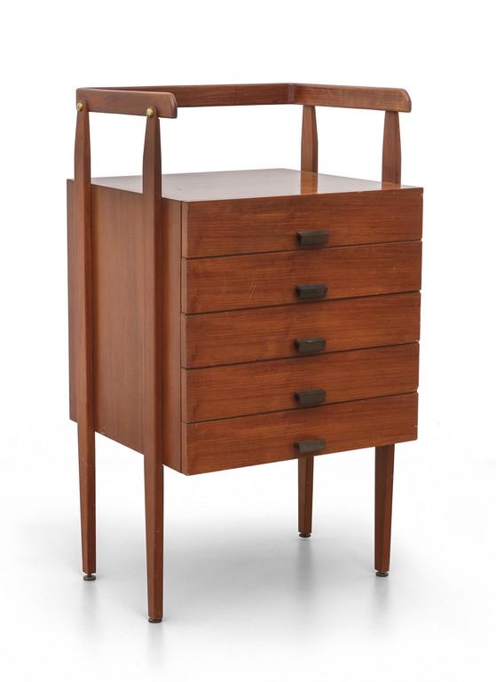 UNA PICCOLA CASSETTIERA, anni '50.  Legno di (1 of 2)