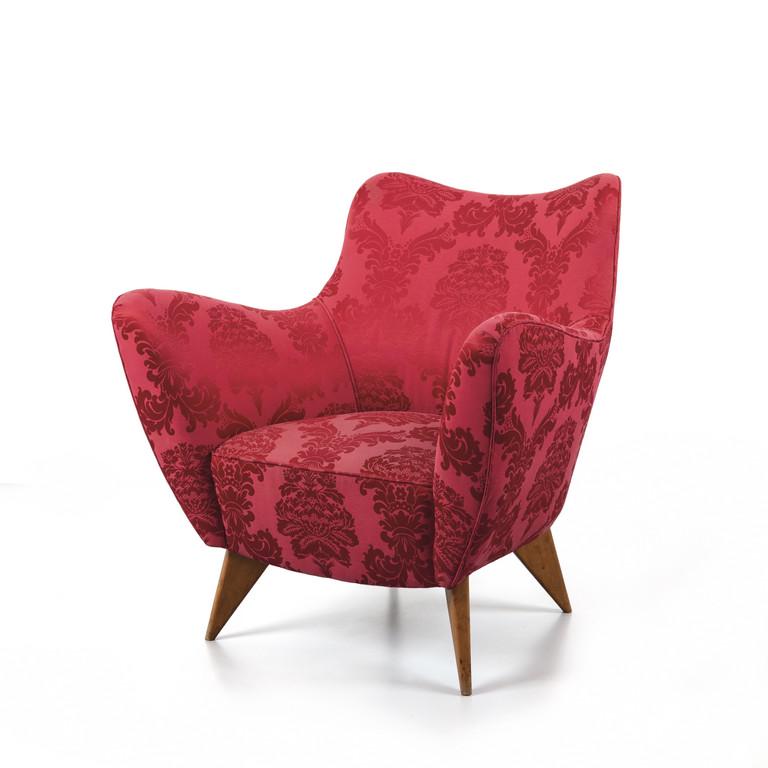 UMBERTO VERONESI  Una poltrona 'Perla' per (1 of 2)