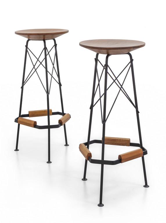 DUE SGABELLI-BAR, anni '60.  Tondino di ferro (1 of 1)