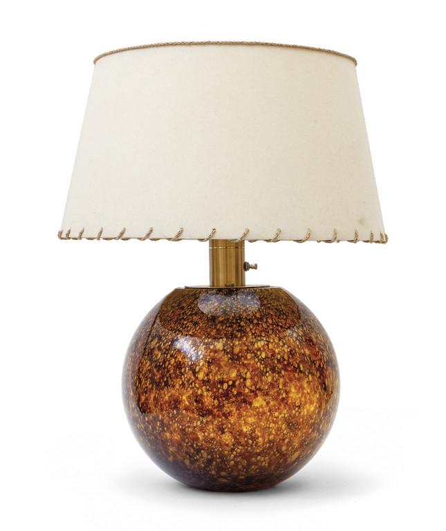 CASEY FANTIN (Editore) Una lampada da tavolo, (1 of 2)