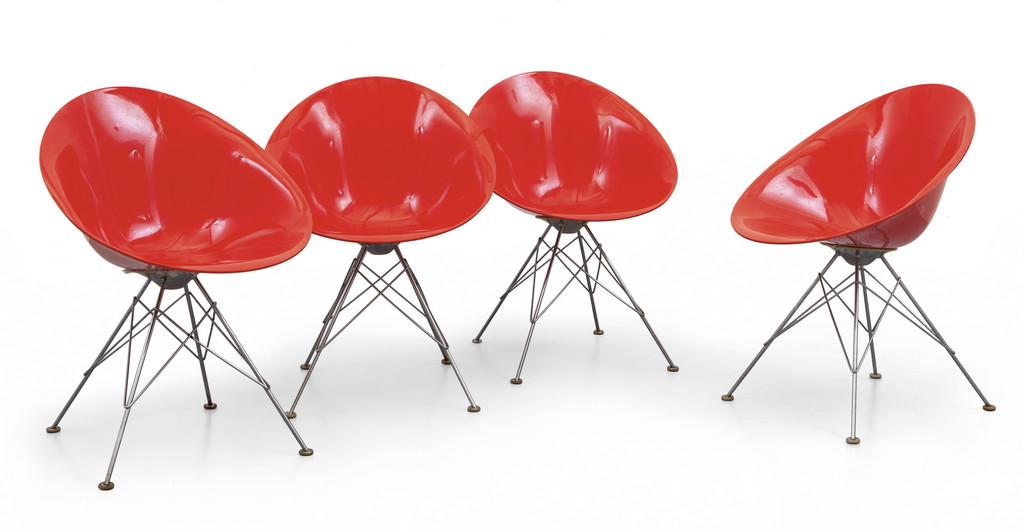 PHILIPPE STARCK Quattro poltroncine 'Eros': PHILIPPE STARCK Quattro poltroncine 'Eros' per KARTELL, 1995. Tondino di acciaio cromato, policarbonato. Marcate 'Eros by Starck with Kartell Made in Italy'. Altezza cm 79, larghezza 62, profonditÃ 