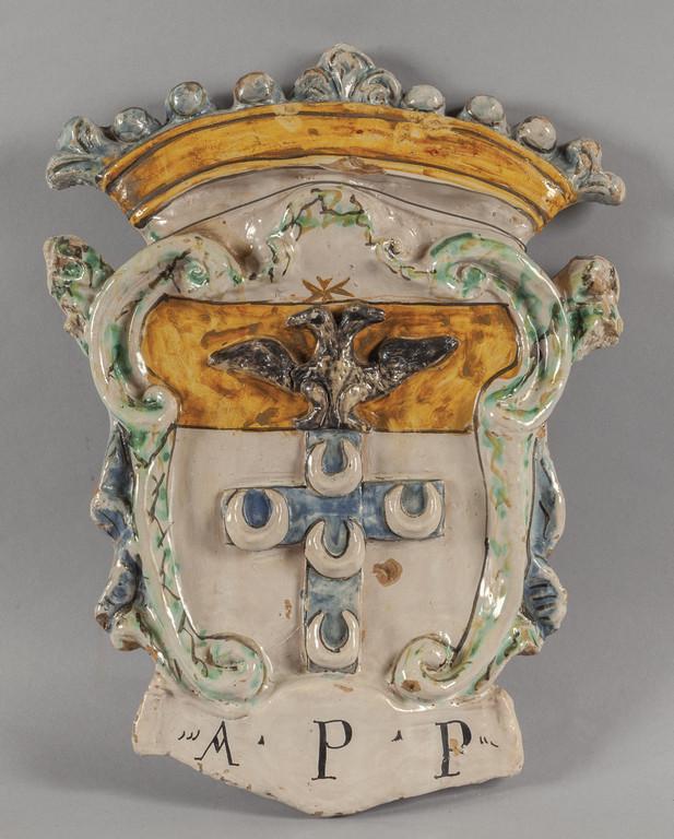 Stemma in maiolica policroma con l'aquila (1 of 2)