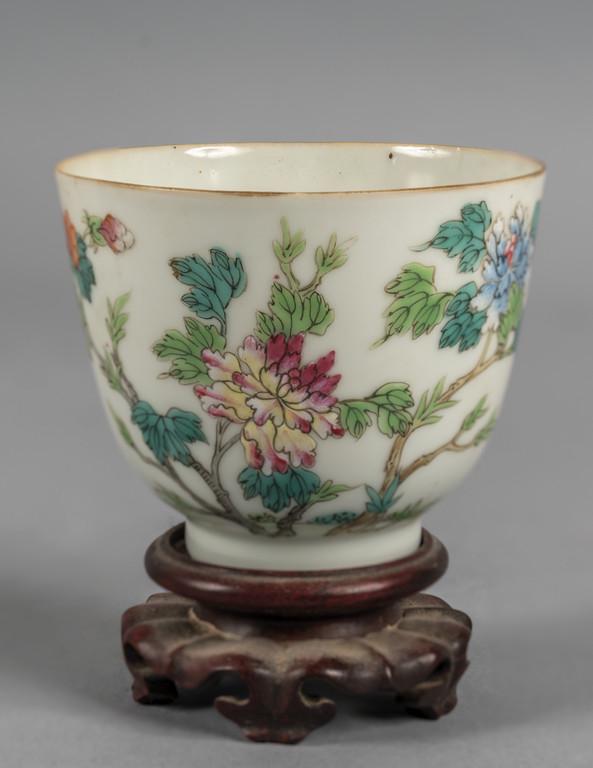 Coppa in porcellana policroma a fiori, marcata (1 of 1)