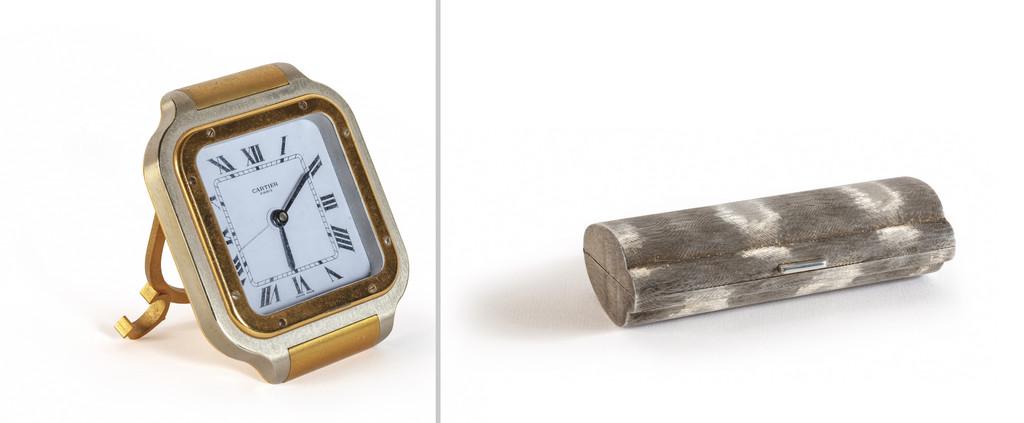 Lotto composto da una sveglia/orologio firmato: Lotto composto da una sveglia/orologio firmato Cartier ed una tabacchiera in argento