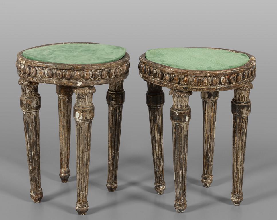 Coppia di sgabelli Luigi XVI in legno intagliato (1 of 1)