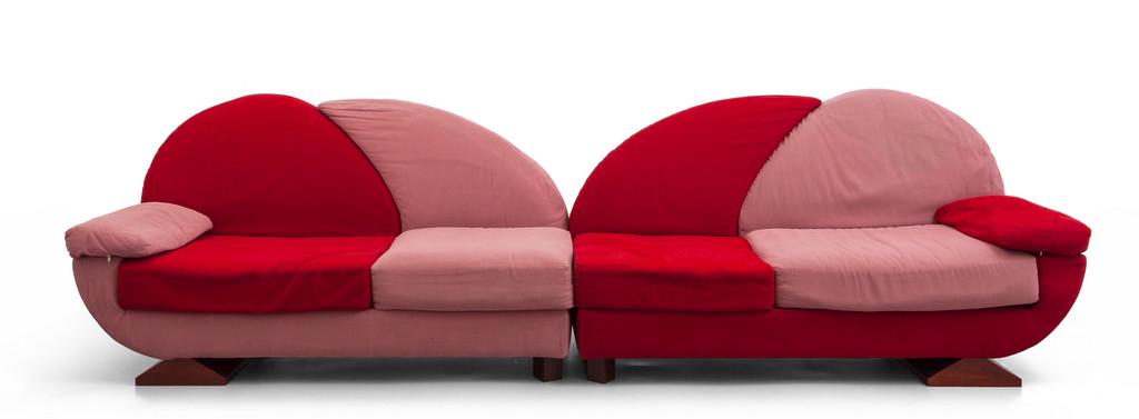 UNA COPPIA DI DIVANI, anni '80.  Strutture in (1 of 2)